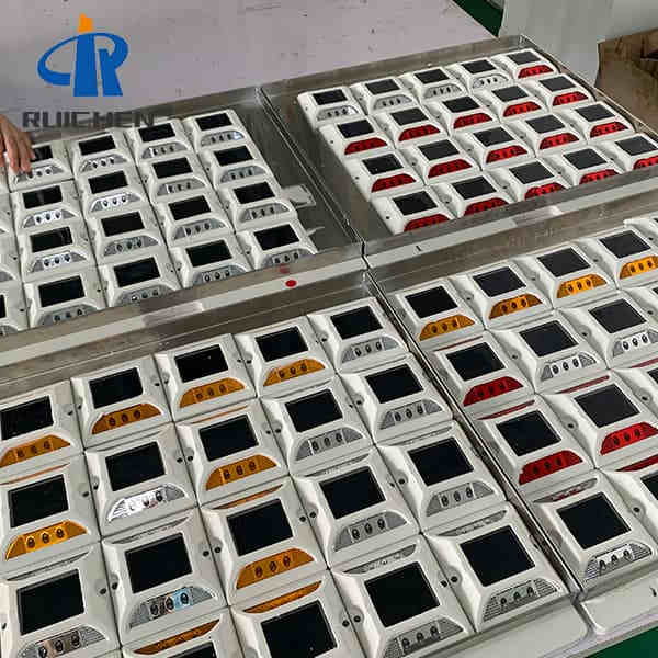 <h3>Half Circle Solar Powered Road Studs For Pedestrian Crossing </h3>
